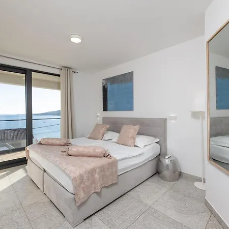 White Palm Excelsior * Seget Vranjica