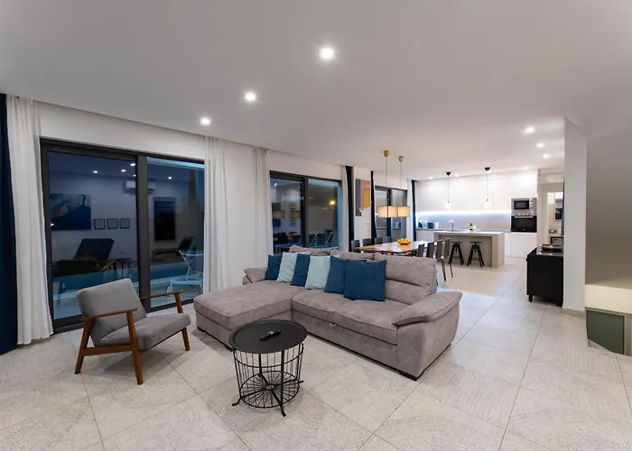 White Palm Excelsior Villa *