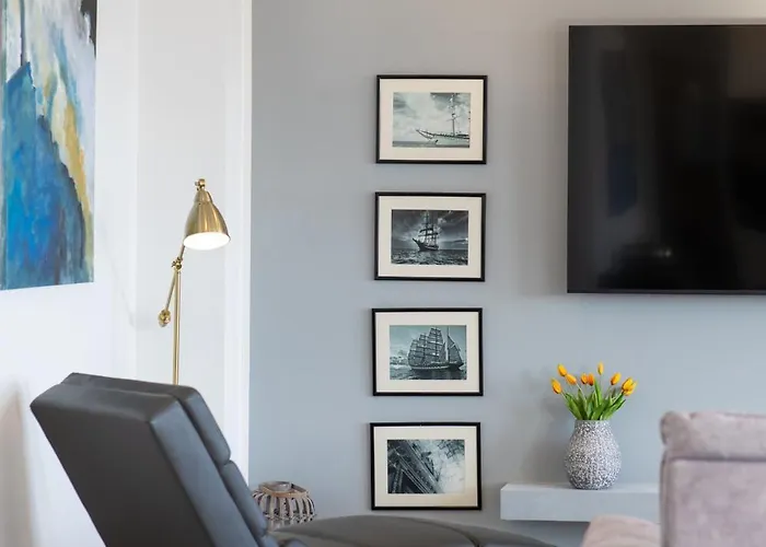 White Palm Excelsior *