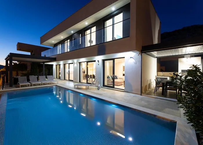 White Palm Excelsior Villa Seget Vranjica