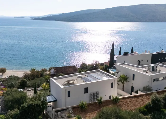 White Palm Excelsior Villa *