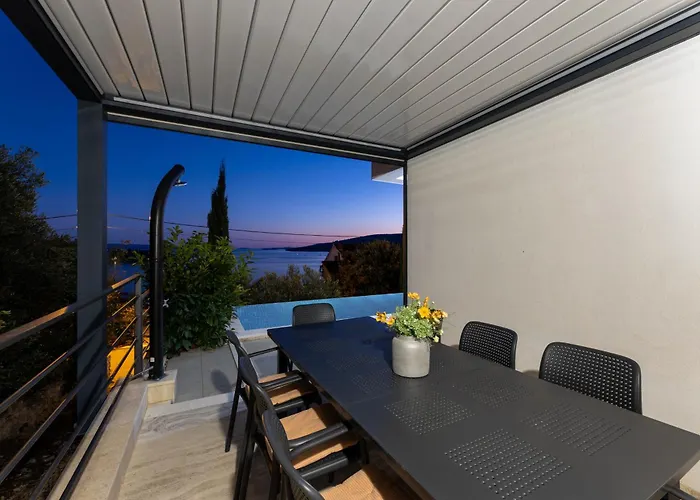 Villa White Palm Excelsior