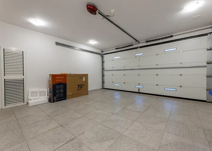 White Palm Excelsior Villa *