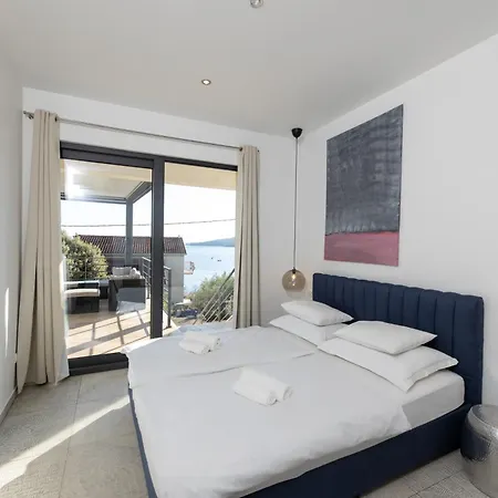 White Palm Excelsior * Seget Vranjica