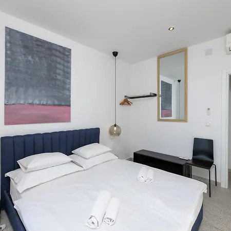 White Palm Excelsior * Seget Vranjica