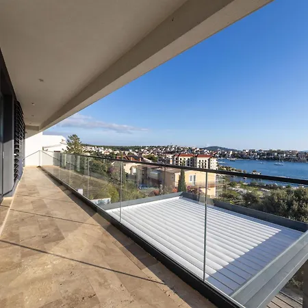 Vila White Palm Excelsior Seget Vranjica