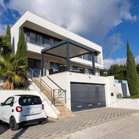 Villa White Palm Excelsior *