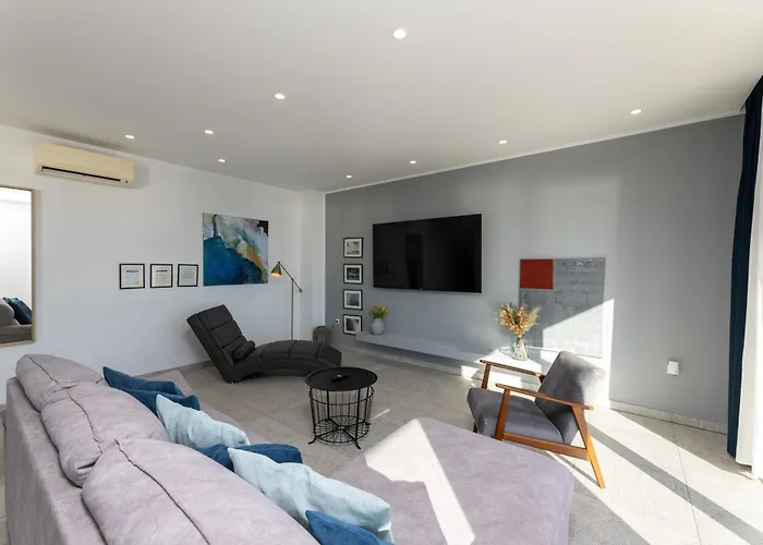 Vila White Palm Excelsior *