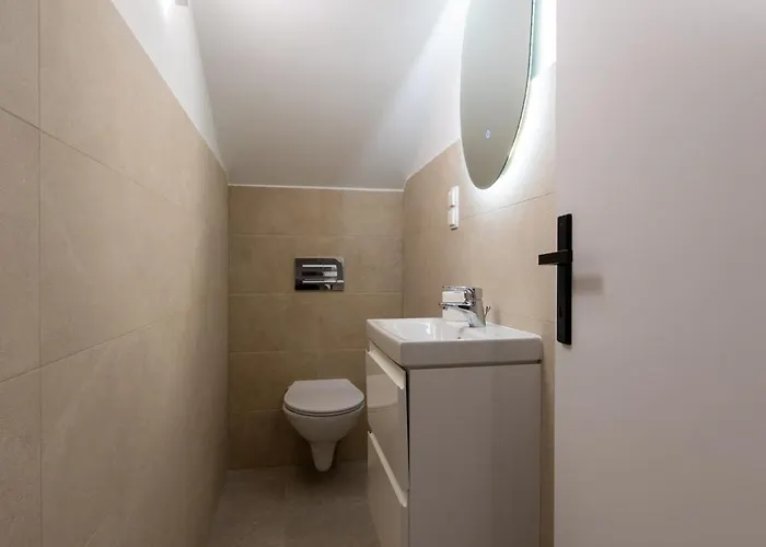 Vila White Palm Excelsior *